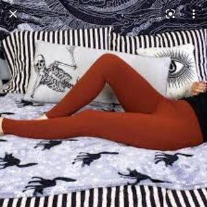 Black Thorn Spice Leggings